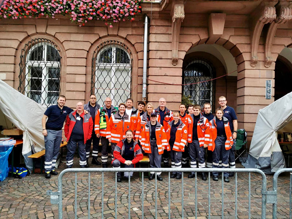 Gruppenbild mit Ehrenamtlichen Helfern