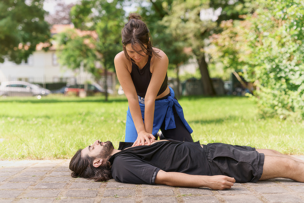 Erste Hilfe Situation: Herz-Lungen-Wiederbelebung