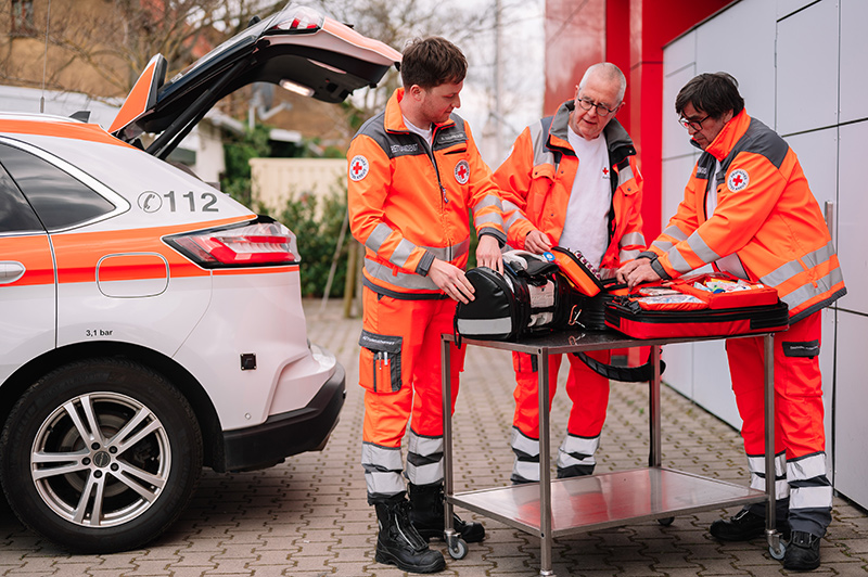 Drei Rettungssanitäter der Rettungswache Walldorf