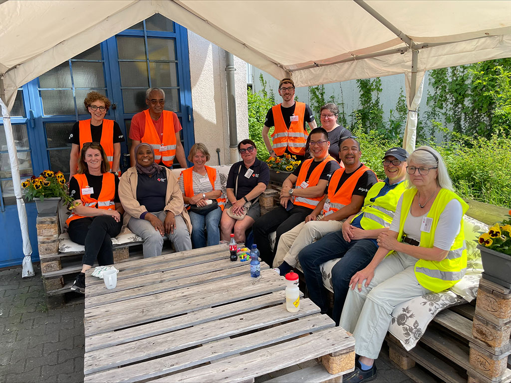 Gruppenbild mit den Mitarbeitern der Firma Reckitt